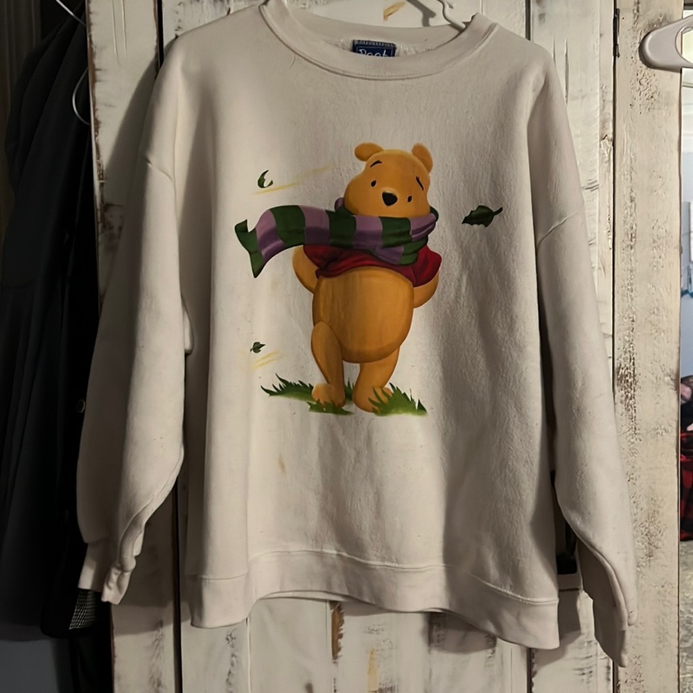 White L/XL Winnie the Pooh sweatshirt